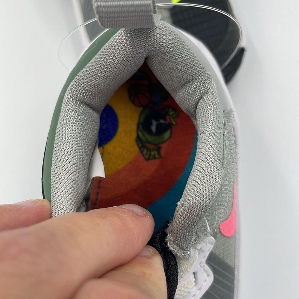 NWOT Nike Lebron Tune Squad Space Jam Kids Shoe SZ 4C - Picture 7 of 9